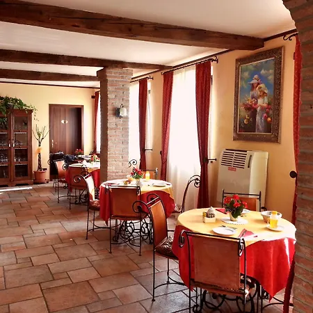 Antico Casale Hotell 3*