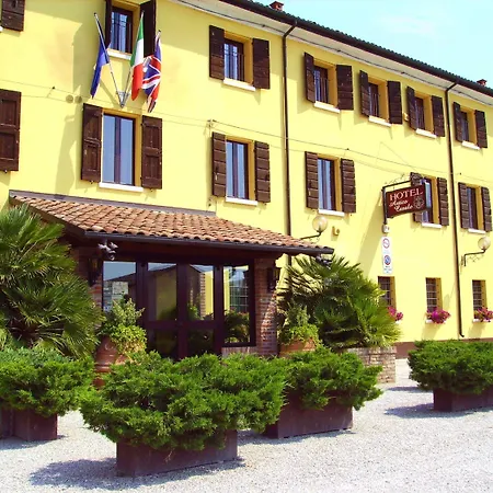 Antico Casale 3*
