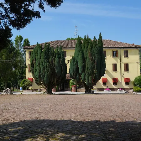 Antico Casale Hotel 3*